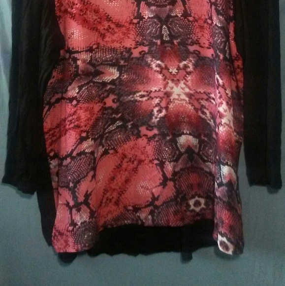 Snakeskin Pattern top - Picture 2 of 4